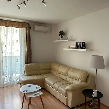 Apartment With Garage, Free Parking Budapest